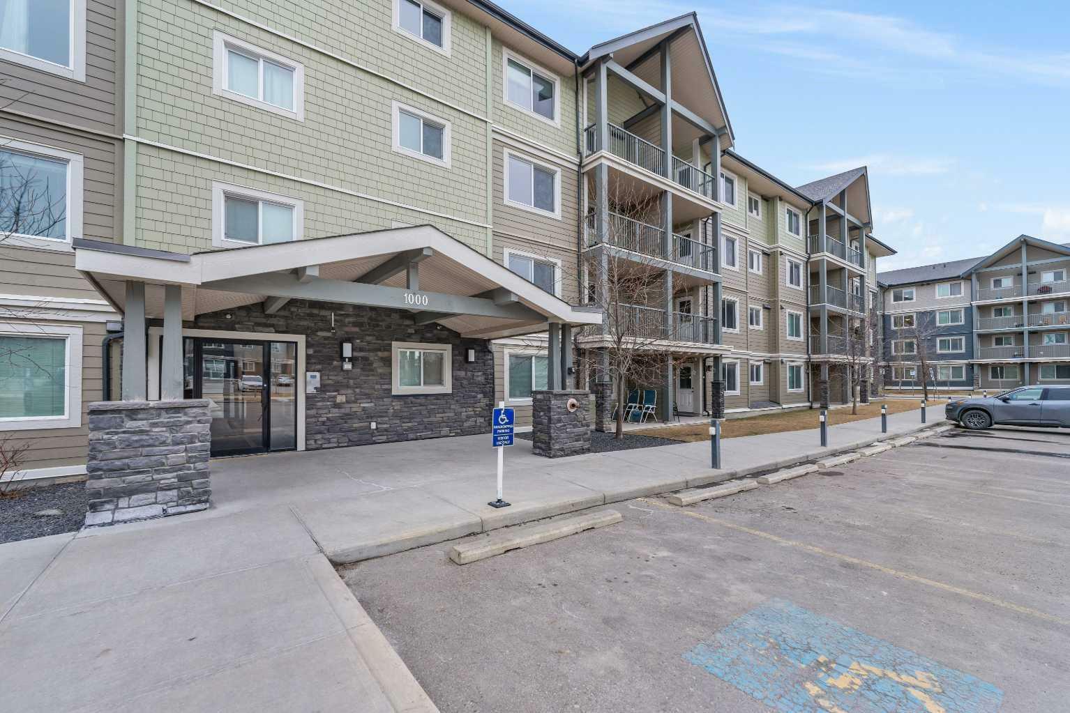 Property Photo: 181 Skyview Ranch Manor NE 1214 AB T3N 0V2