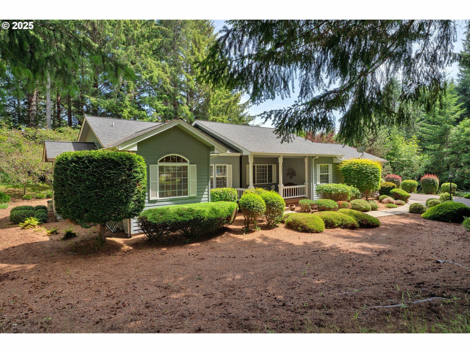 Property Photo:  83485 Clear Lake Rd  OR 97439 