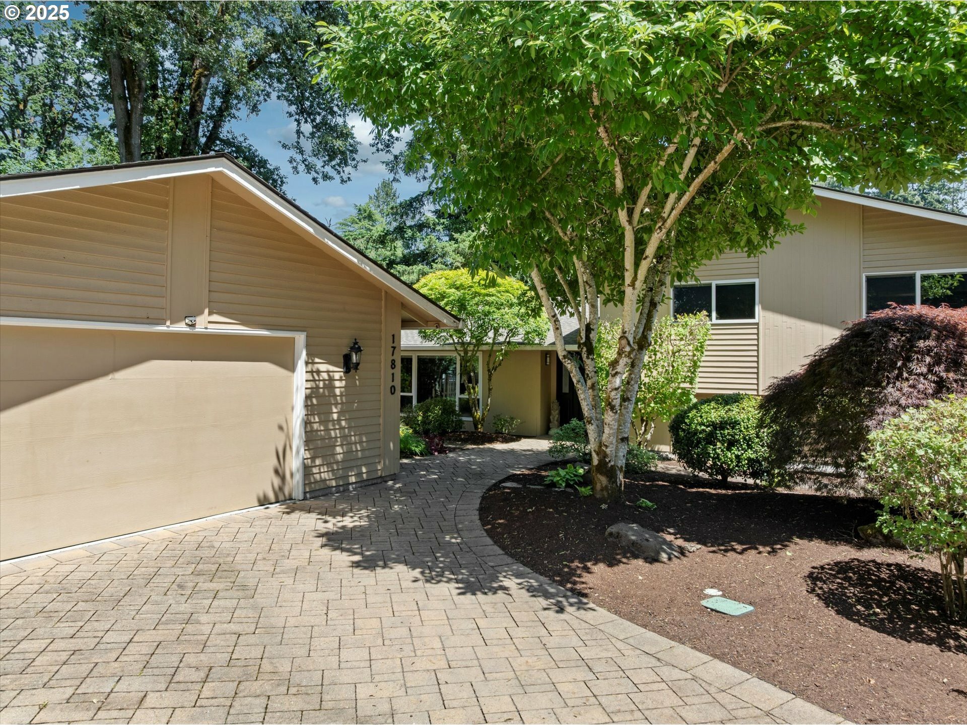 Property Photo: 17810 Sarah Hill Ln OR 97035