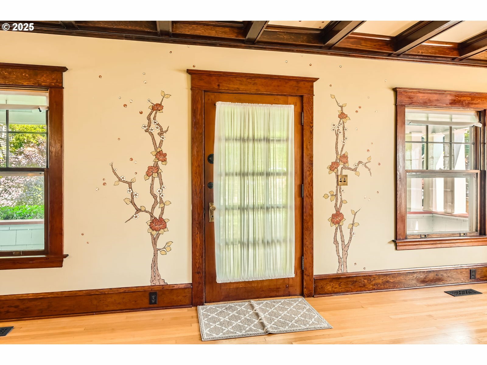Property Photo: 1203 SE 53rd Ave OR 97215