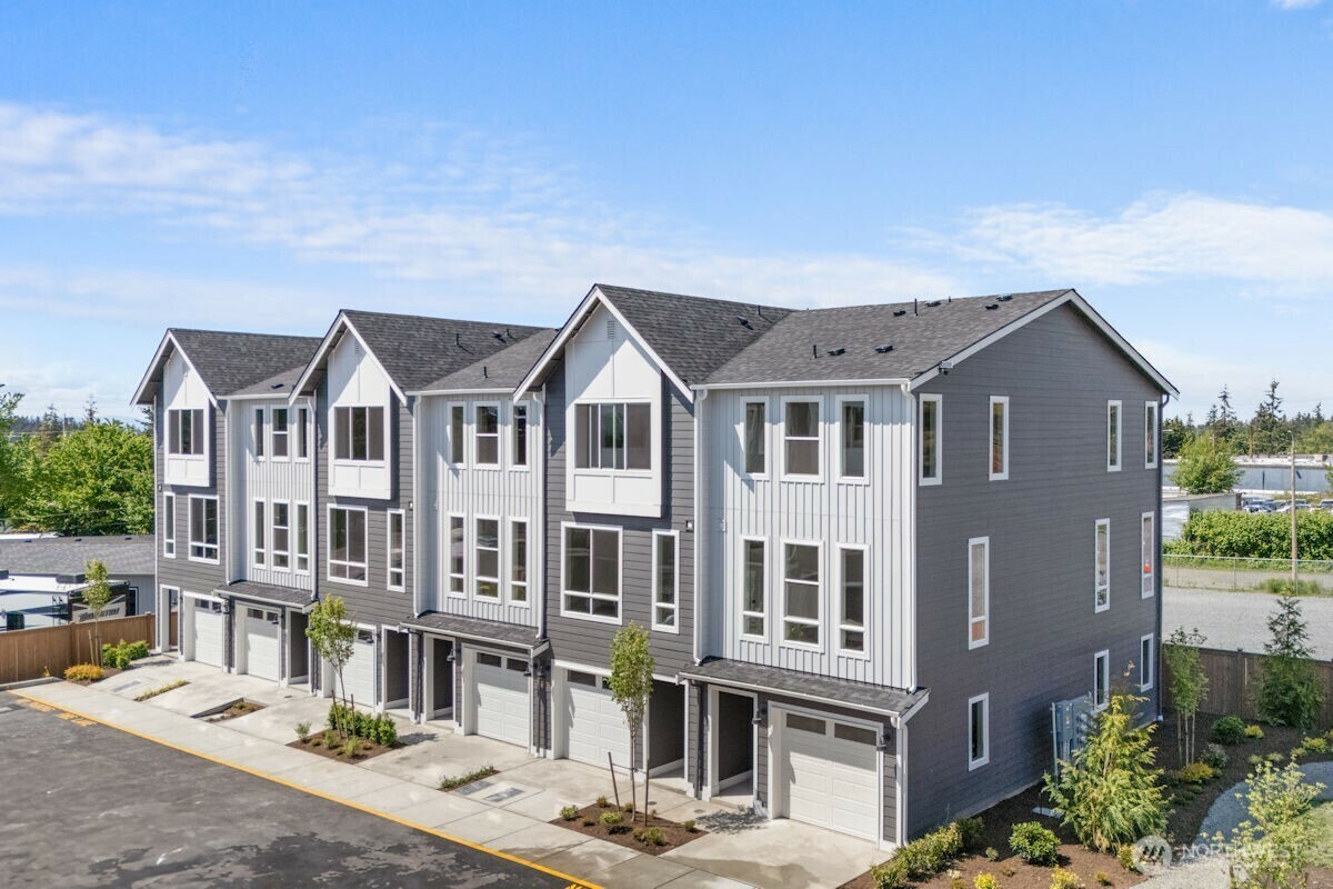 Property Photo: 15726 40th Avenue W A6 WA 98087