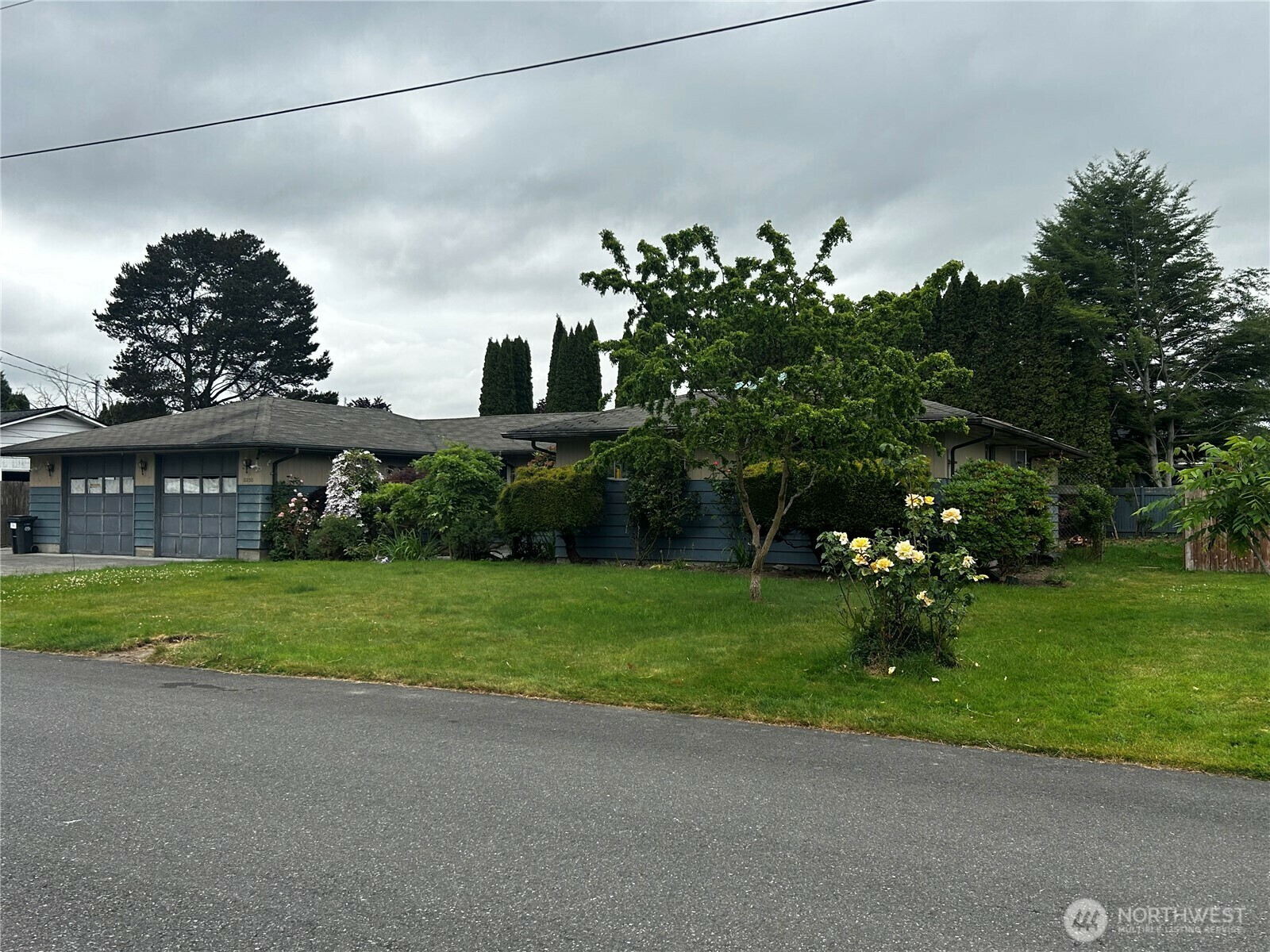 Property Photo: 2230 E Parkway Drive WA 98273