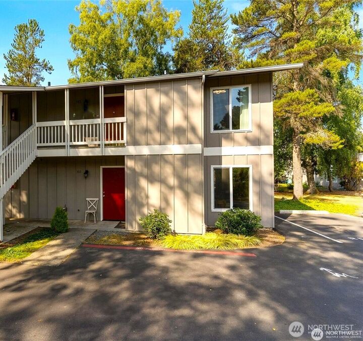 5029  84th Street SW 301  Mukilteo WA 98275 photo