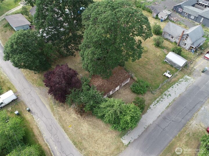 Property Photo: 312 2nd Street W WA 98580