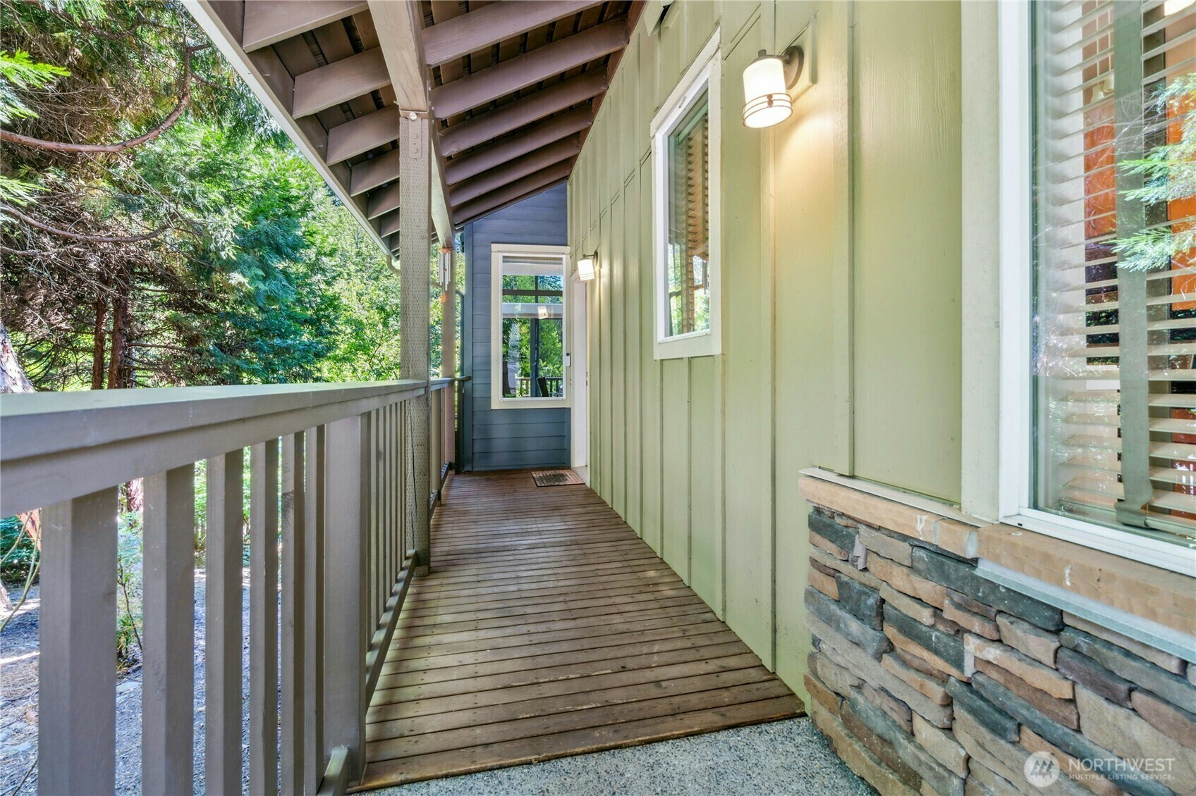Property Photo: 174 Cougar Ridge Road NW 1101 WA 98027