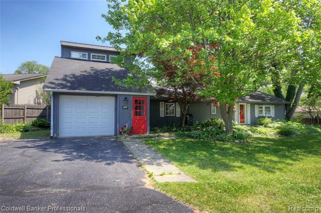 Property Photo: 290 Florawood Boulevard MI 48327
