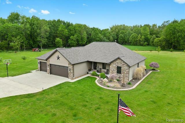 Property Photo: 6035 Beard Road MI 48418