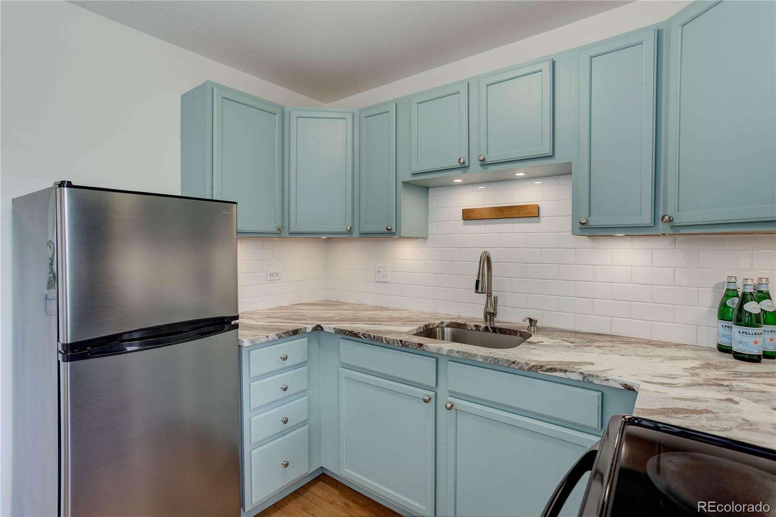 Property Photo: 21 N Washington Street 301 CO 80203