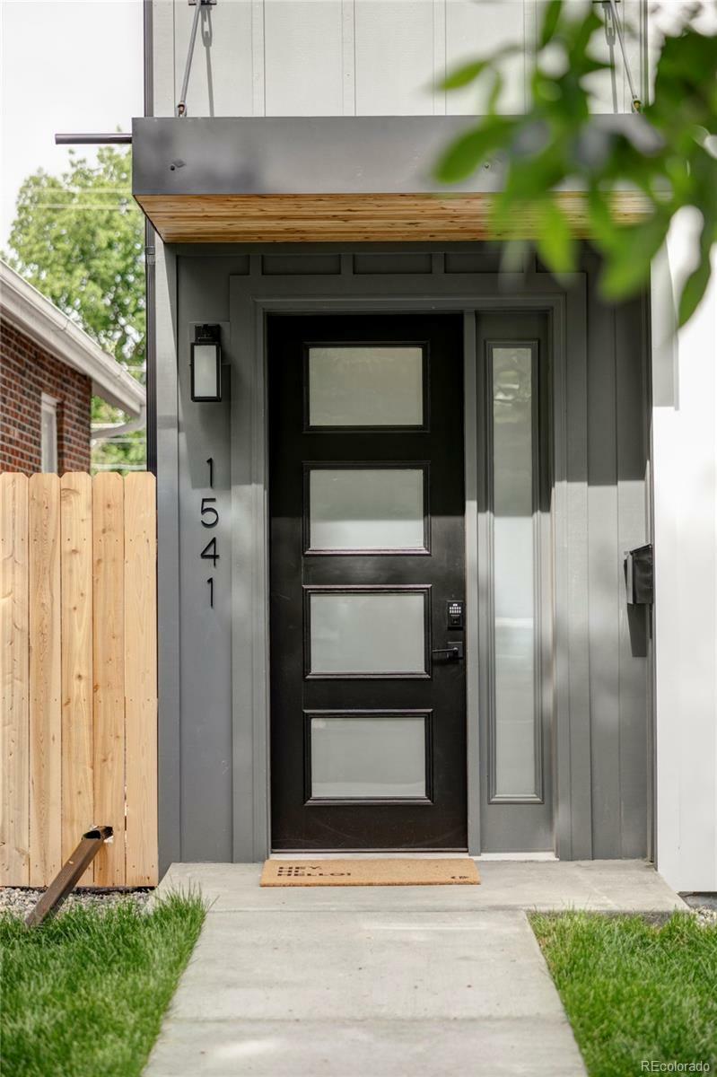 Property Photo: 1541 Glencoe Street CO 80220