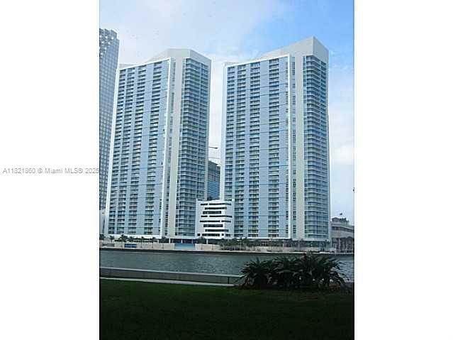 Property Photo: 325 S Biscayne Bl 1015 FL 33131