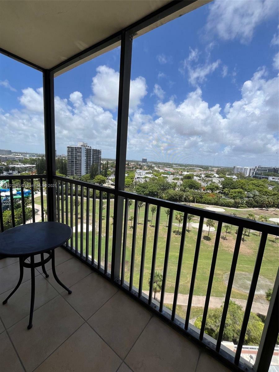 Property Photo:  20335 W Country Club Dr 1401  FL 33180 