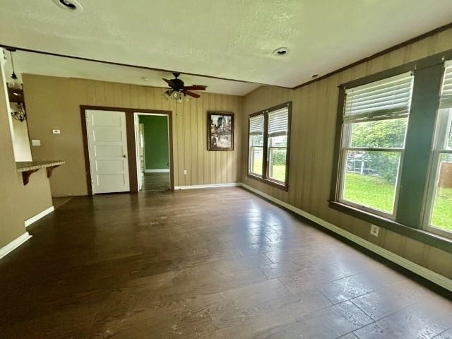 Property Photo: 5119 33rd St TX 77619