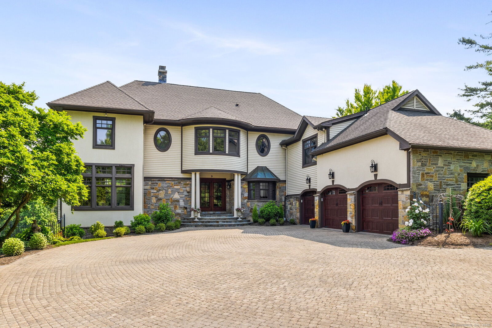 Property Photo: 9 Cobtail Way CT 06070