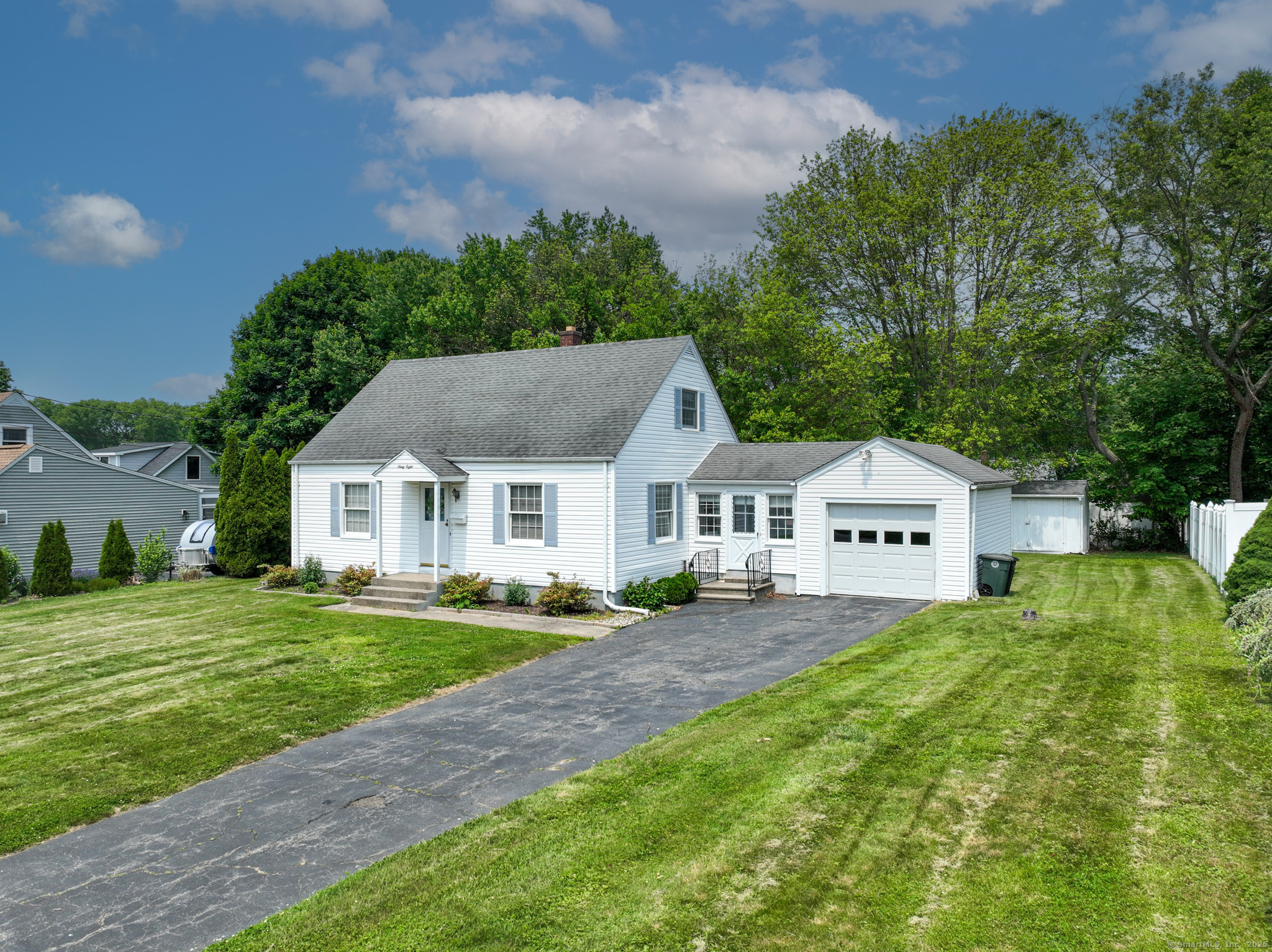 Property Photo:  68 Canterbury Lane  CT 06460 