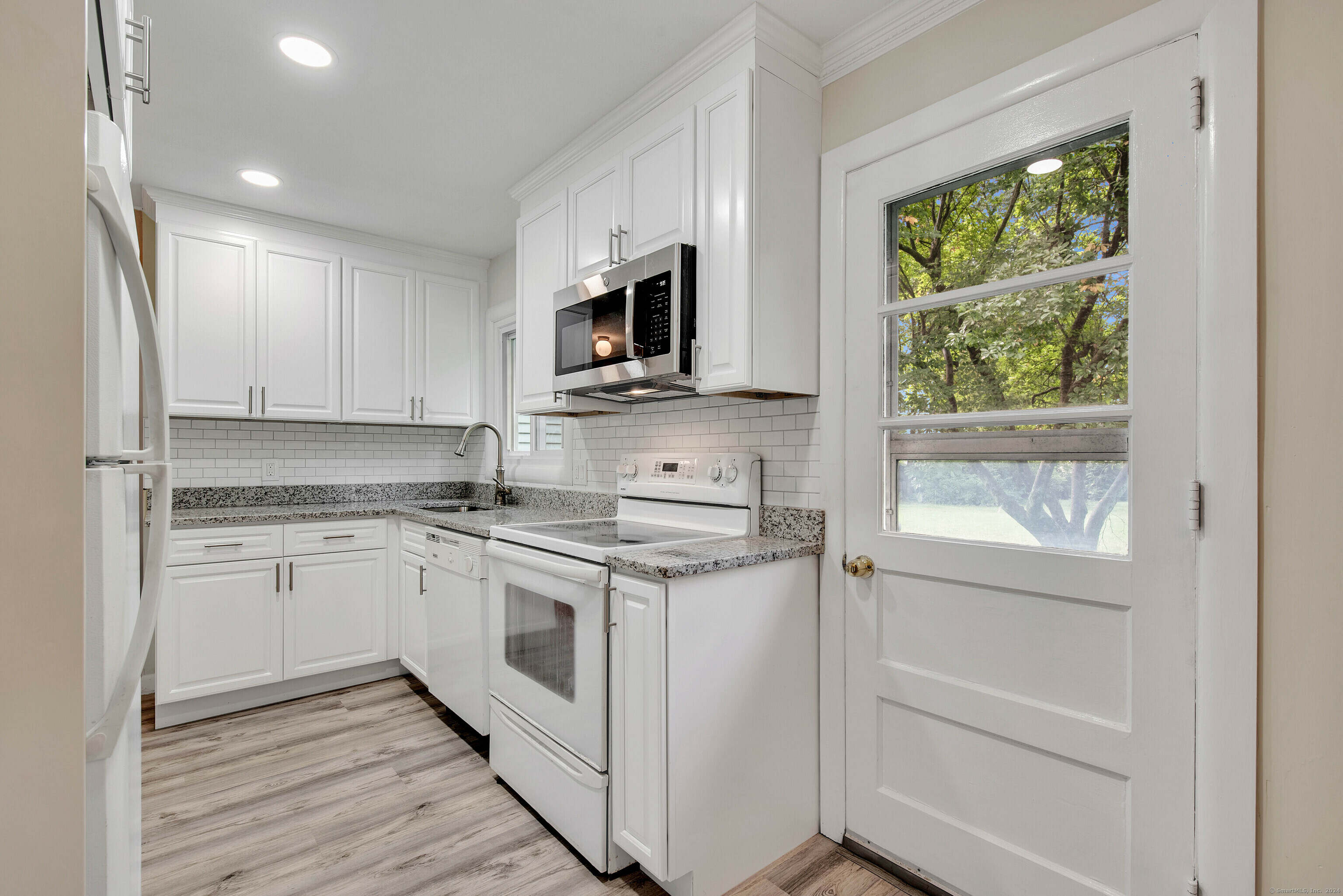 Property Photo: 84 Seminole Circle CT 06117