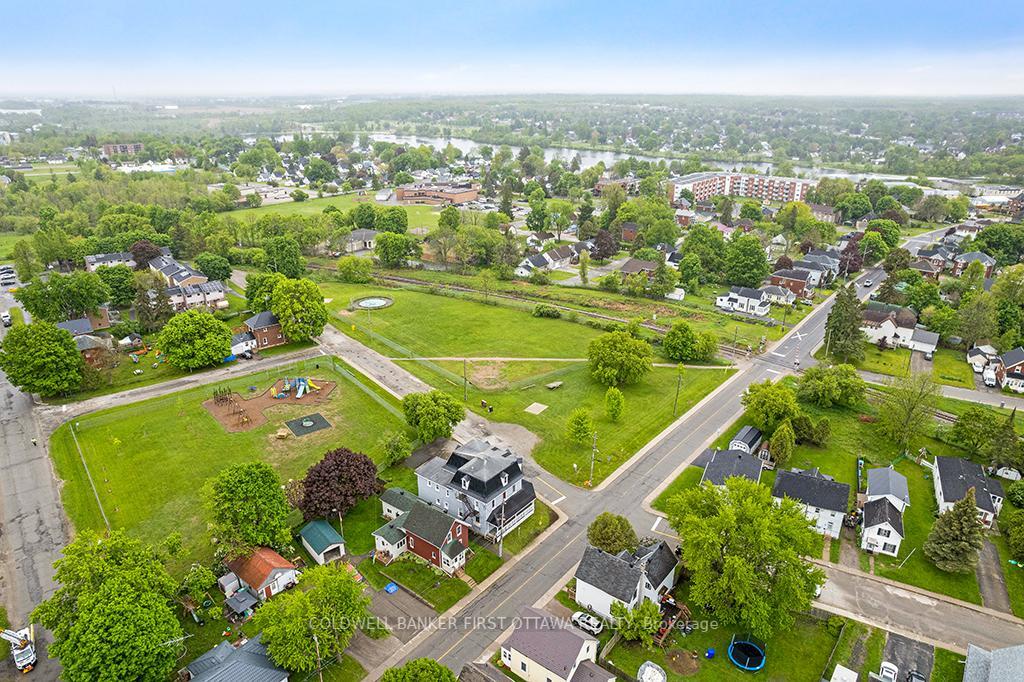 Property Photo: 151 Chambers Street ON K7A 2Z5