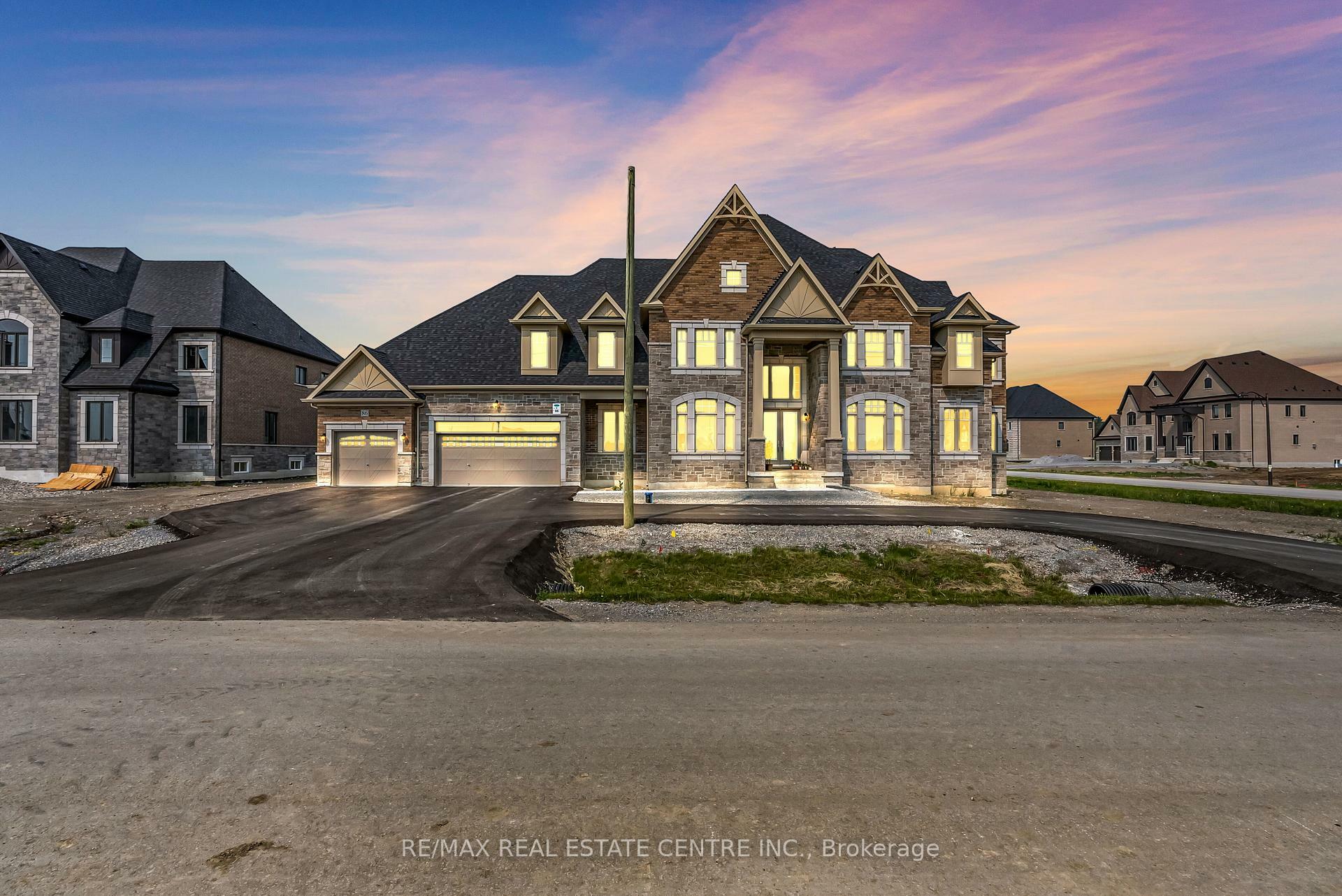 Property Photo: 86 Green Gables Crescent ON L4A 5G4