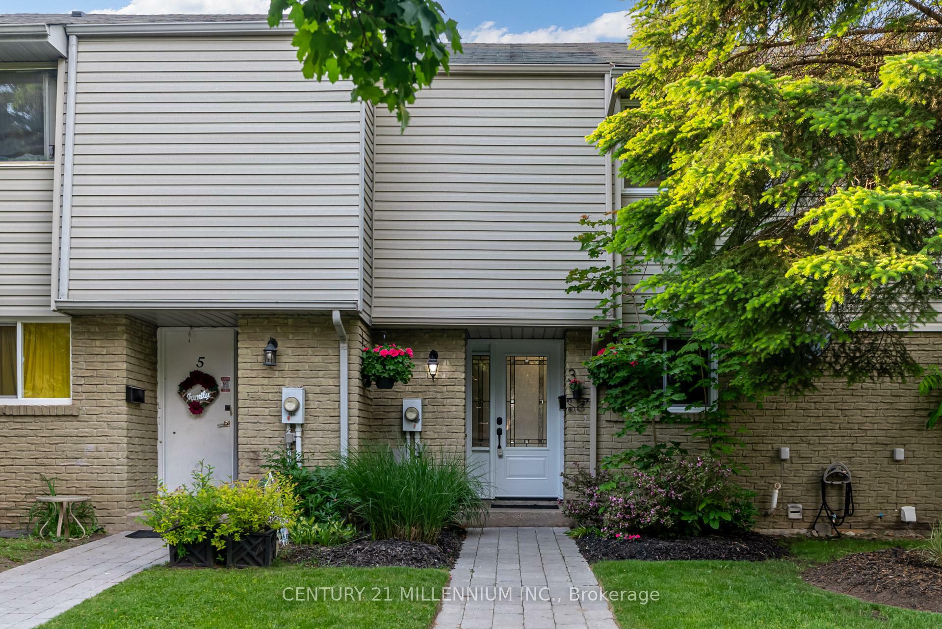 Property Photo: 3 Orange Mill Court ON L9W 3R6