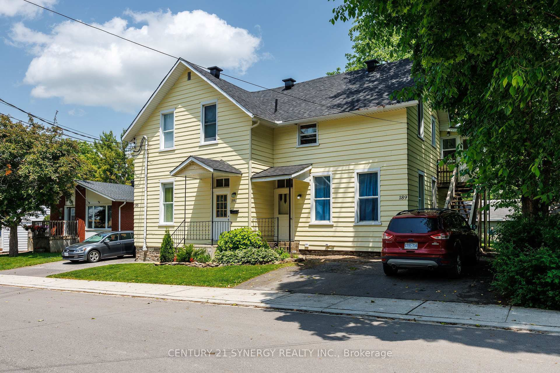 Photo de la propriété: 189-191-193 Moffatt Street ON K7C 3K9