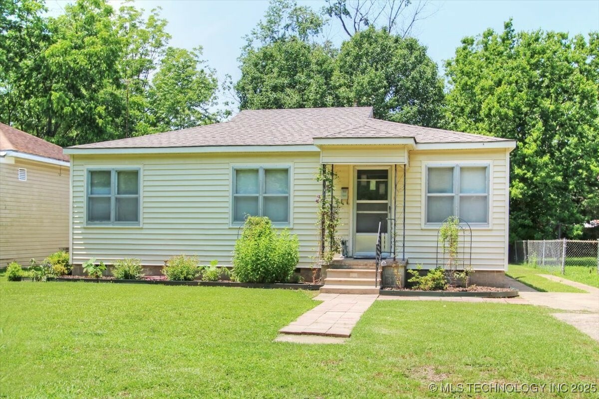 Property Photo: 708 S Pecan Street OK 74048