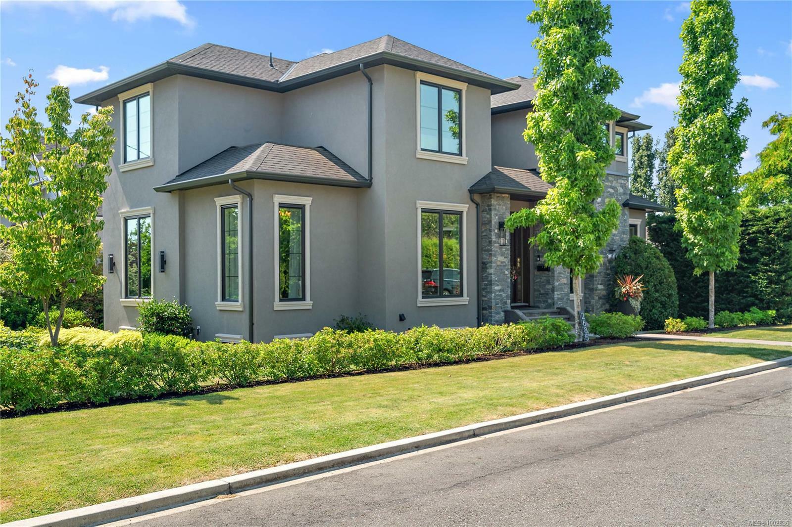 Property Photo: 2685 Burdick Ave BC V8R 3L8