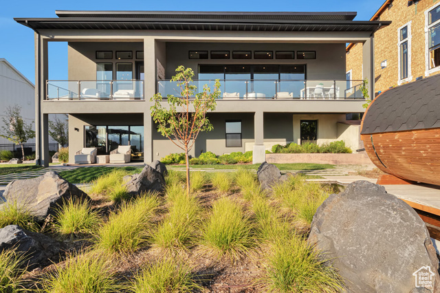 Property Photo: 1889 W Oakridge Dr N UT 84043