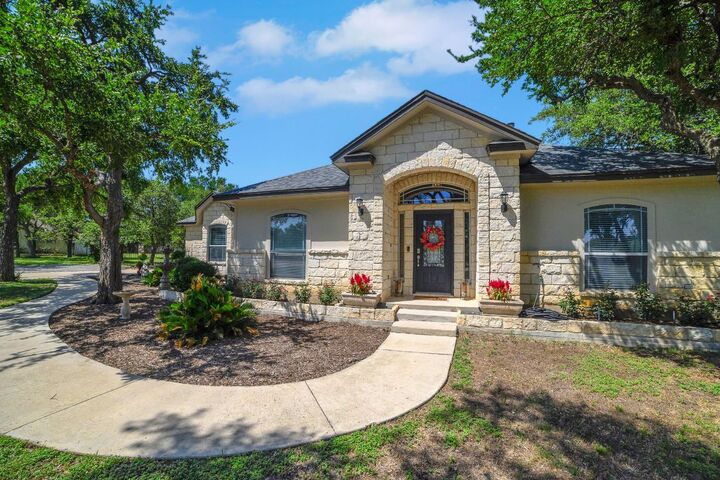 Property Photo: 204 Wood Cove TX 78633