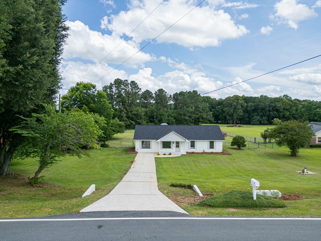 Property Photo: 143 Lumpkin Road W GA 31763