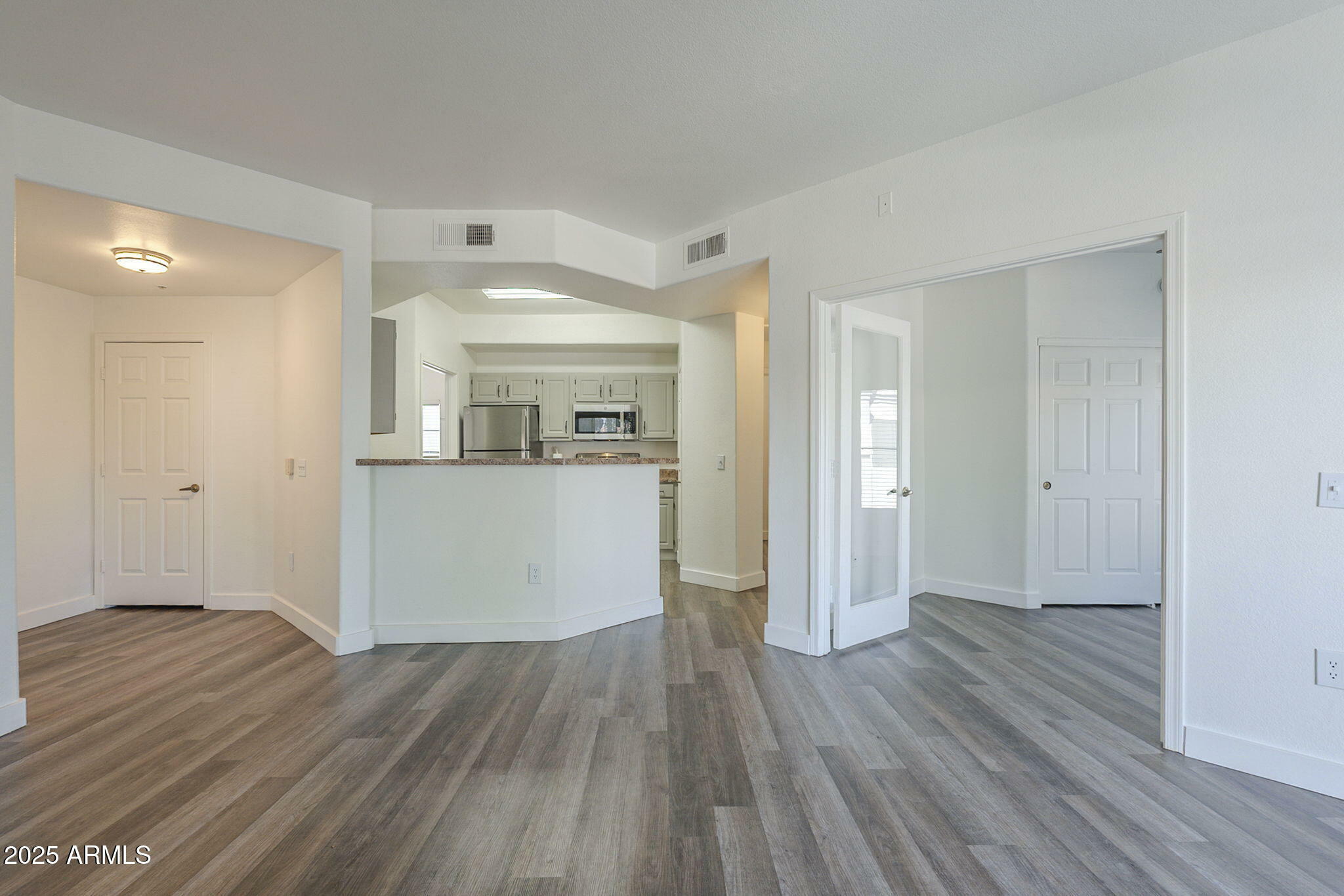 Property Photo:  600 W Grove Parkway 2188  AZ 85283 