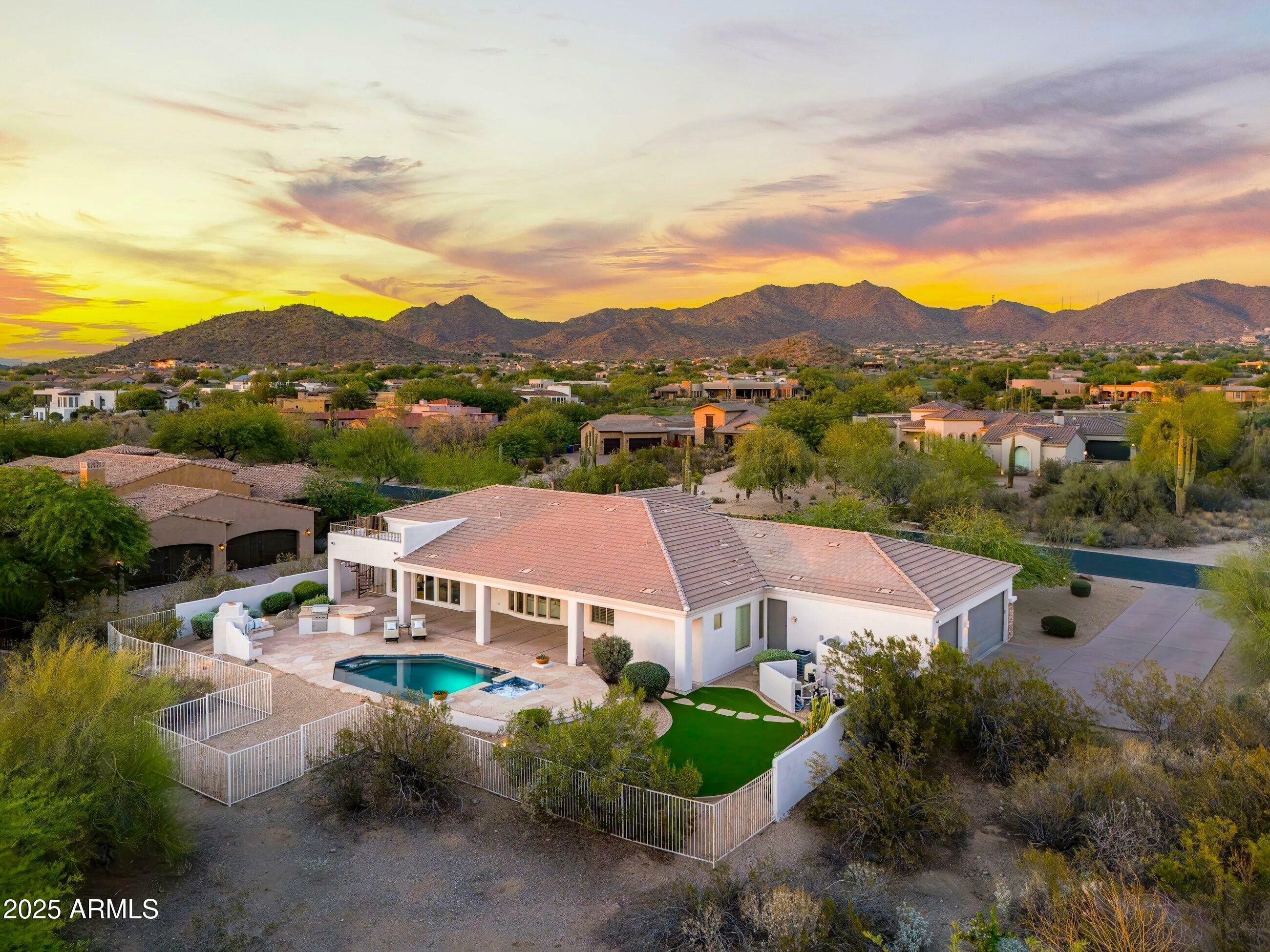 Property Photo: 3946 N Pinnacle Hills Circle AZ 85207