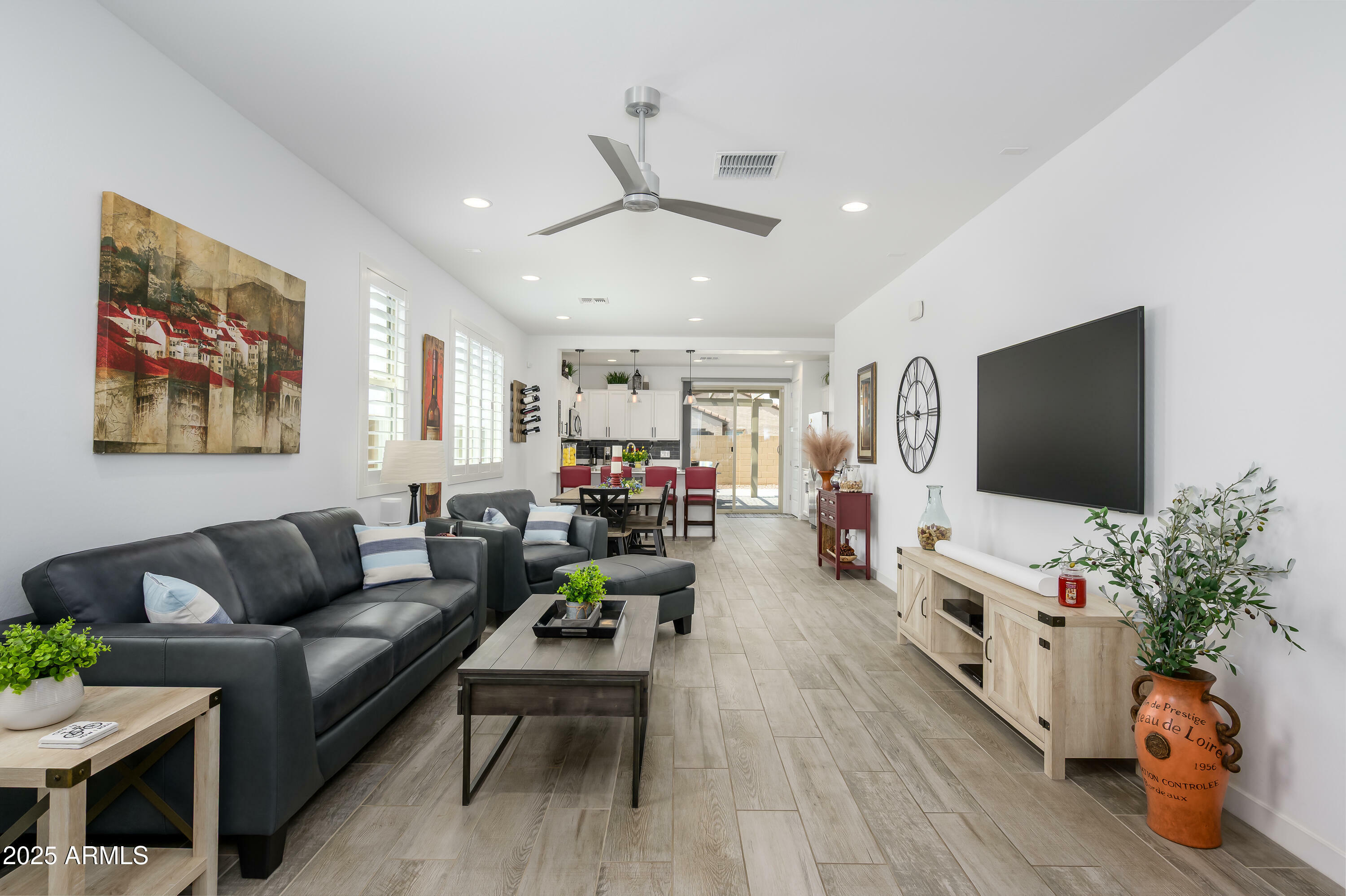 Property Photo: 9238 W Roma Avenue AZ 85037