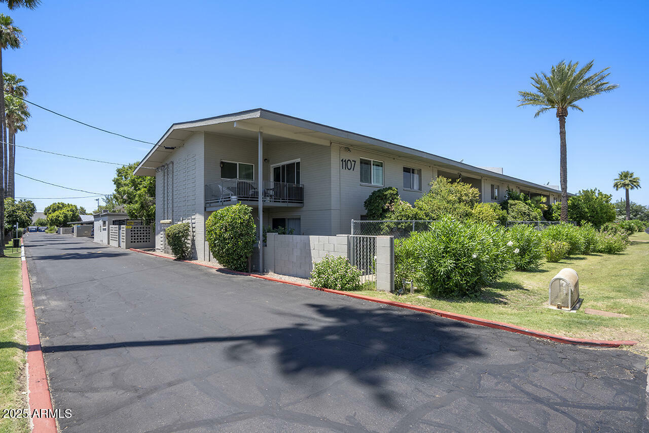 Property Photo: 1107 W Osborn Road 213 AZ 85013