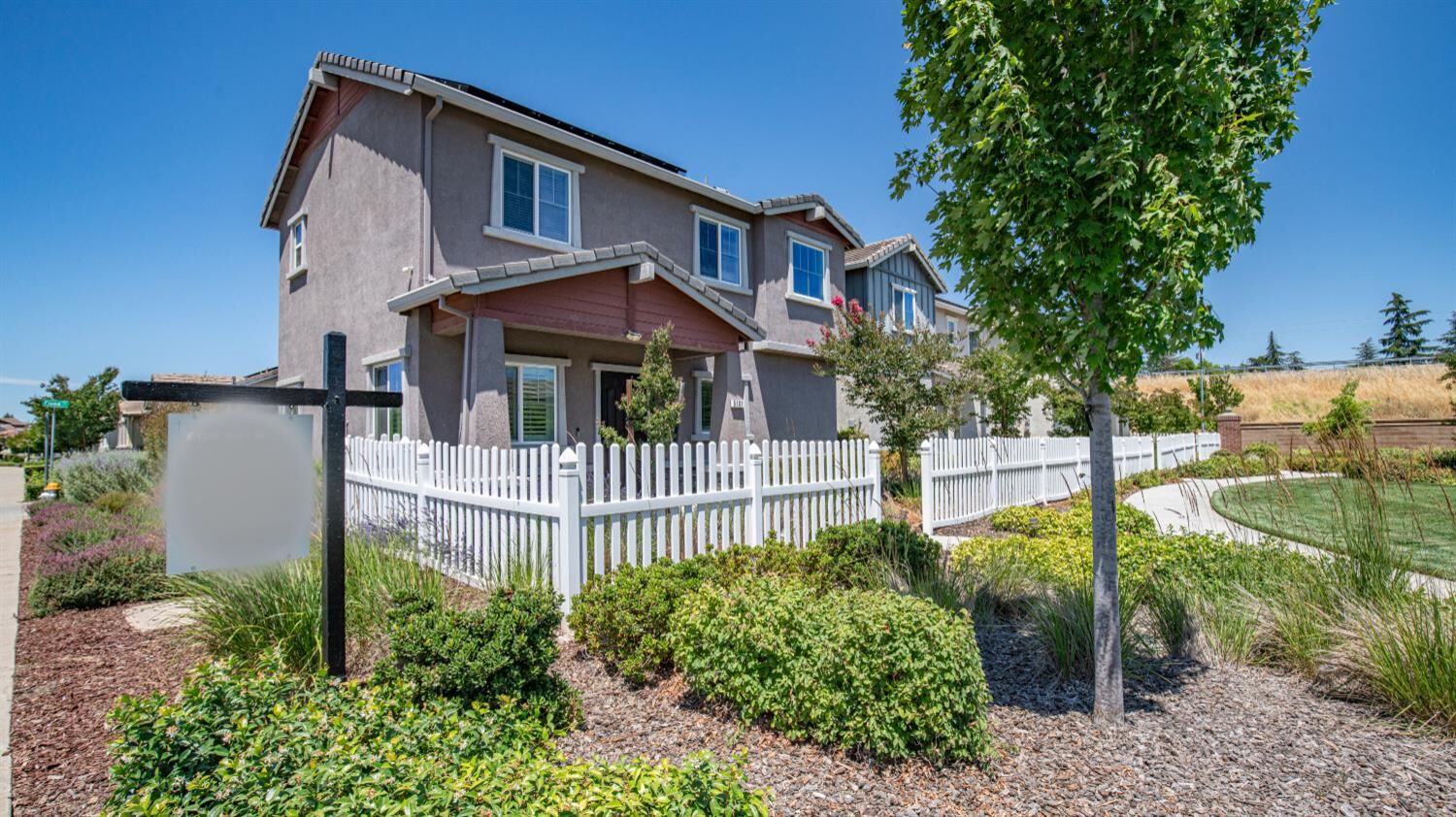 Property Photo: 5101 Fiona Walk CA 95835