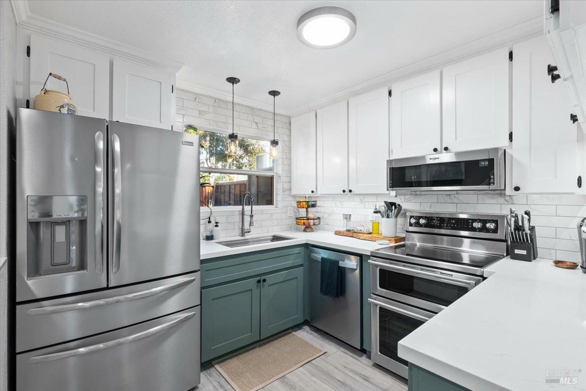 Property Photo: 711 Racquet Club Circle CA 94928