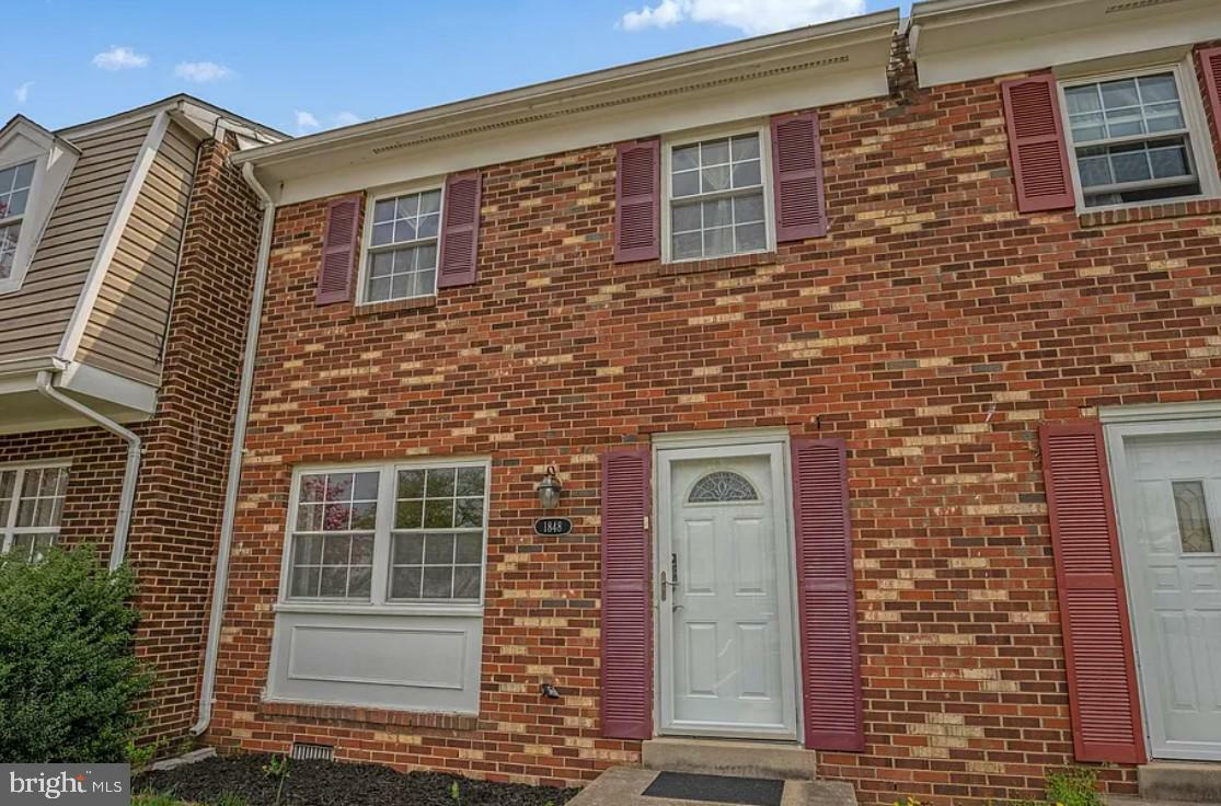 Property Photo: 1848 Fort Pulaski Court VA 22026