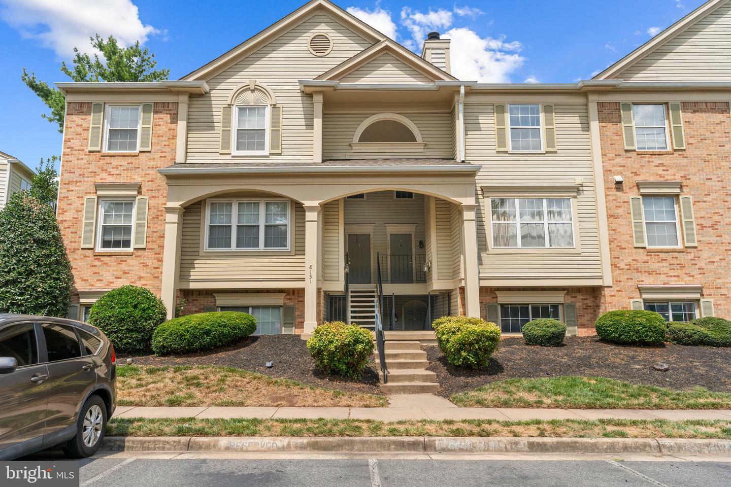 Property Photo: 8151 Bayonet Way 102 VA 20109