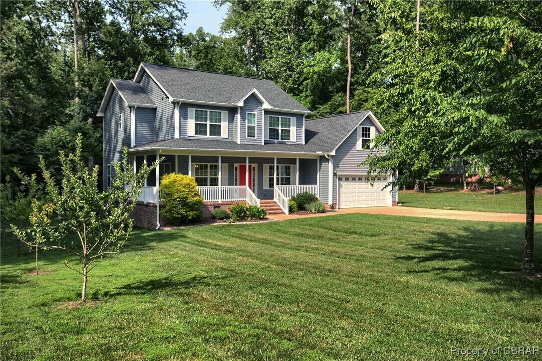 Property Photo: 8619 Thomas Jefferson Way VA 23061