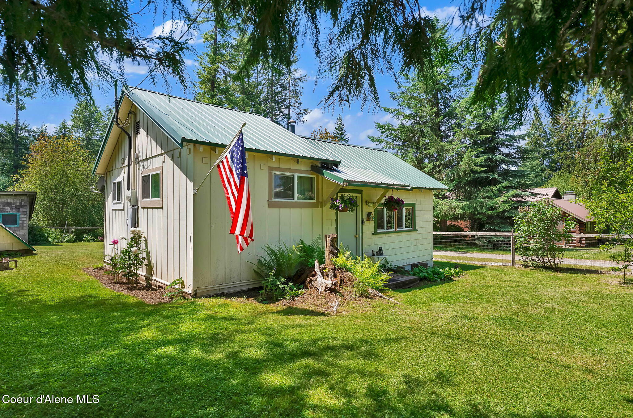 Property Photo: 498 Lakeview Rd ID 83803