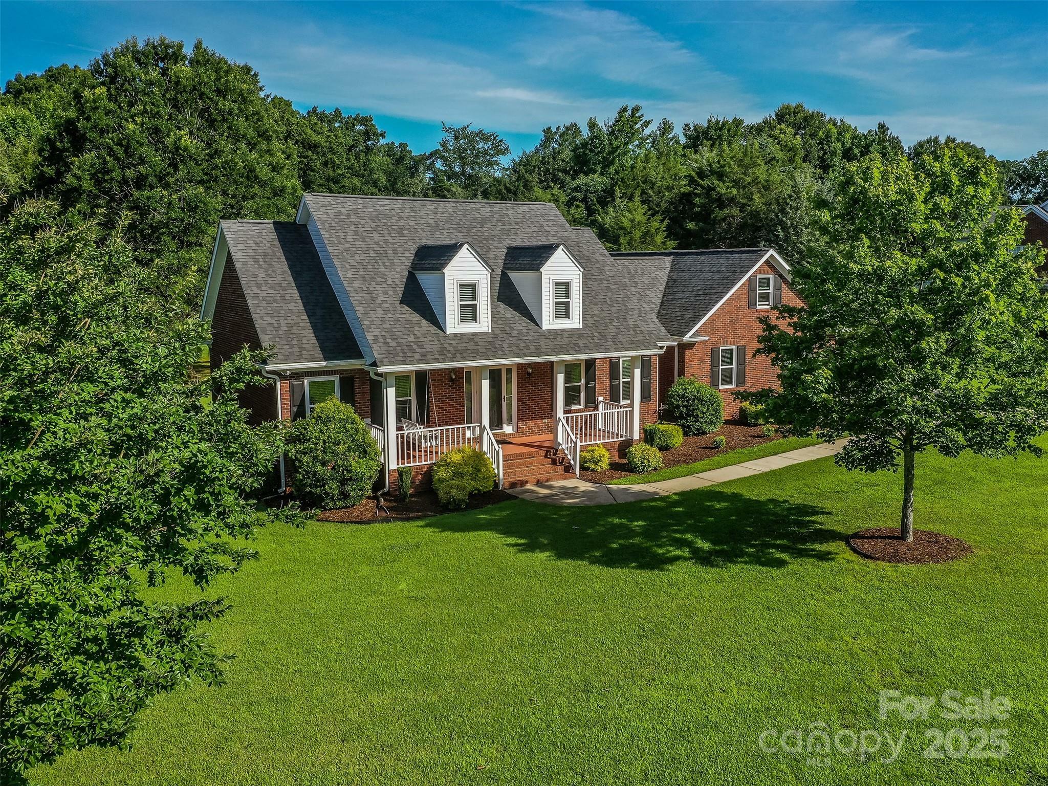 Property Photo: 908 Haddonfield Drive SC 29708