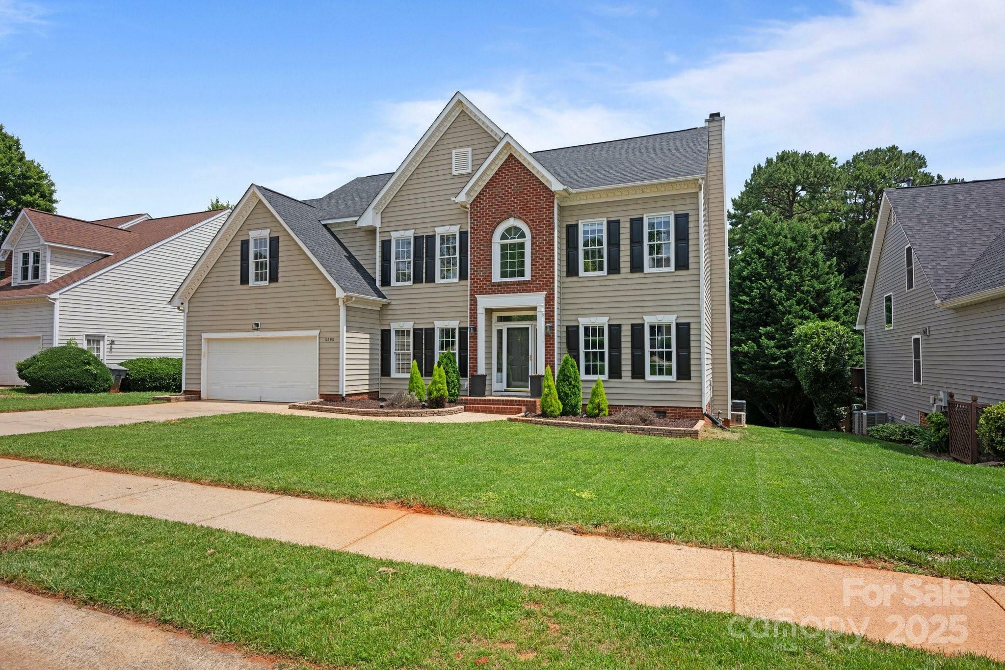 Property Photo: 5005 Chestnut Knoll Lane NC 28269