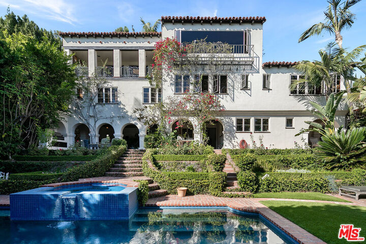 7464 Hillside Ave  Los Angeles CA 90046 photo