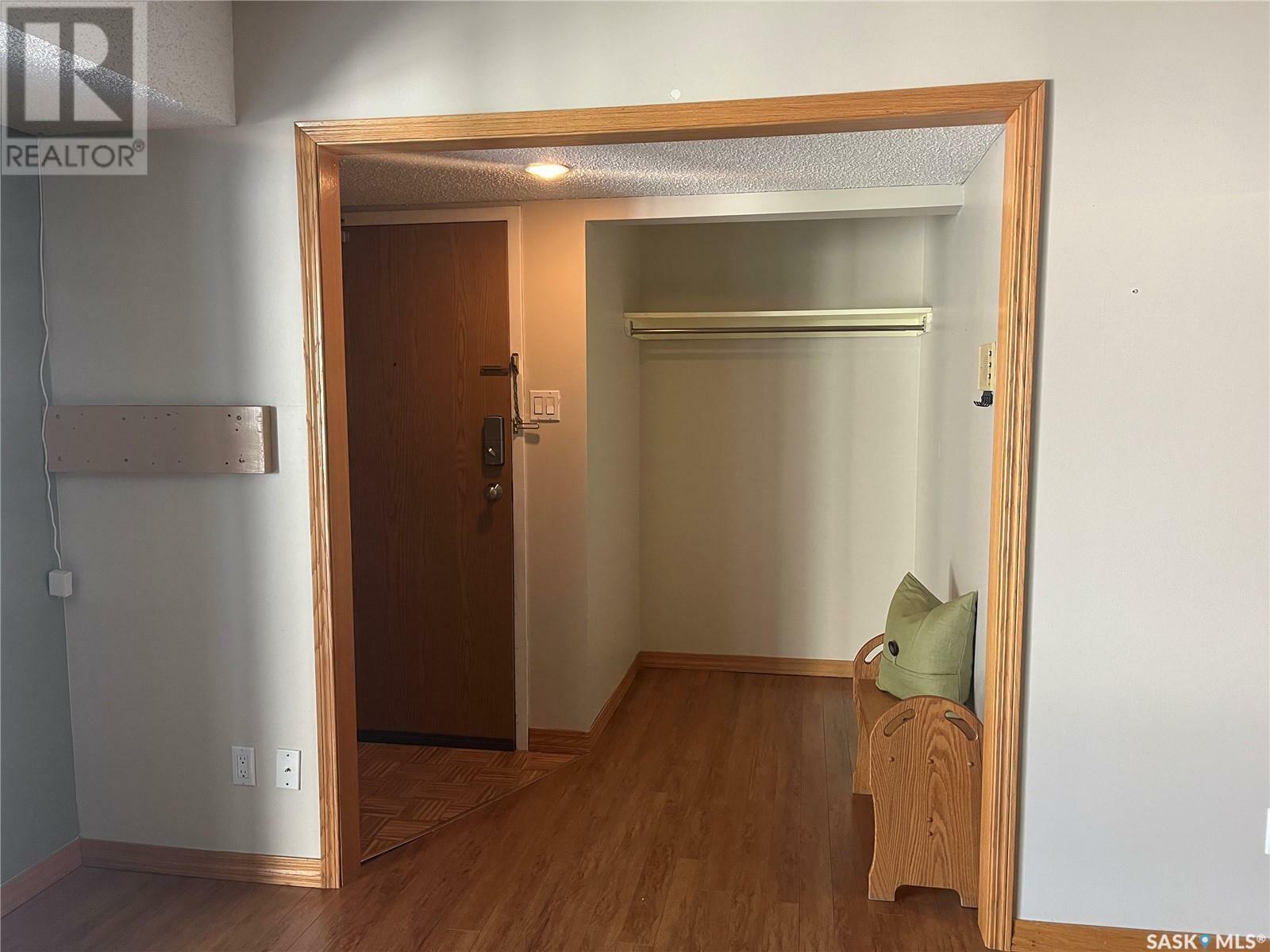 Property Photo: 206 2237 McIntyre Street SK S4P 2S1