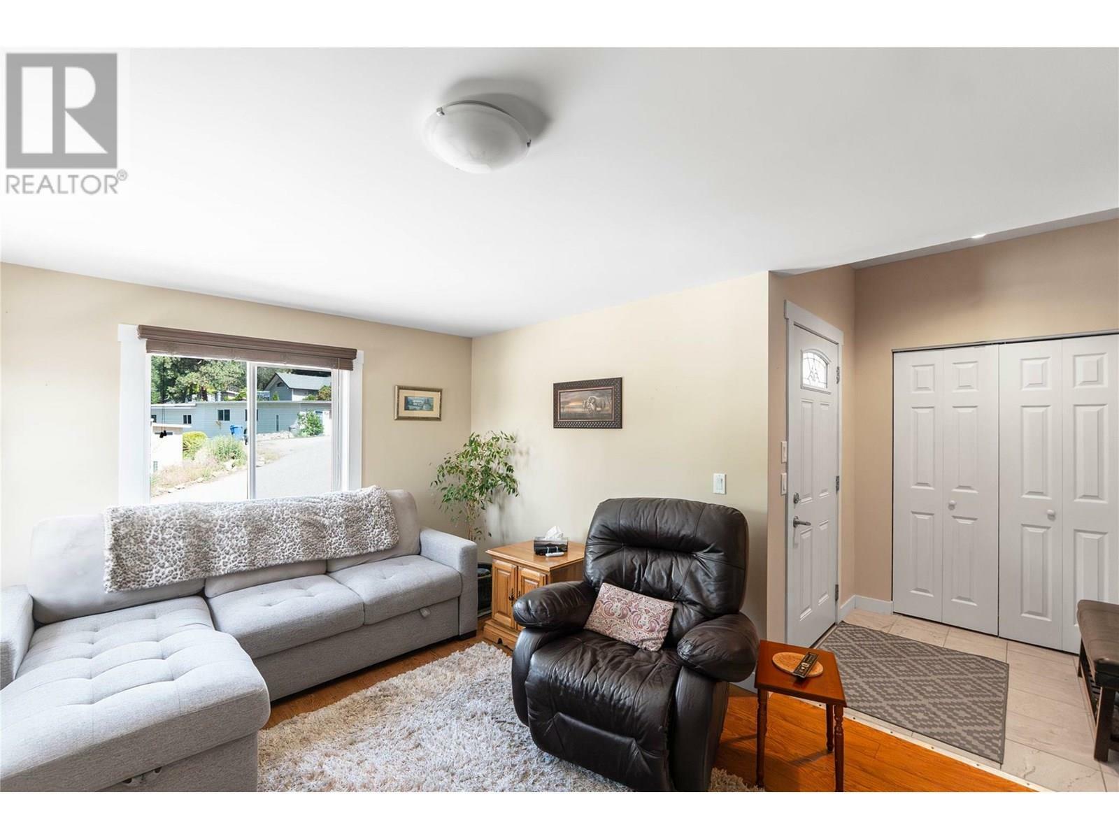 Property Photo: 1860 Boucherie Road 3 BC V4T 1Z9