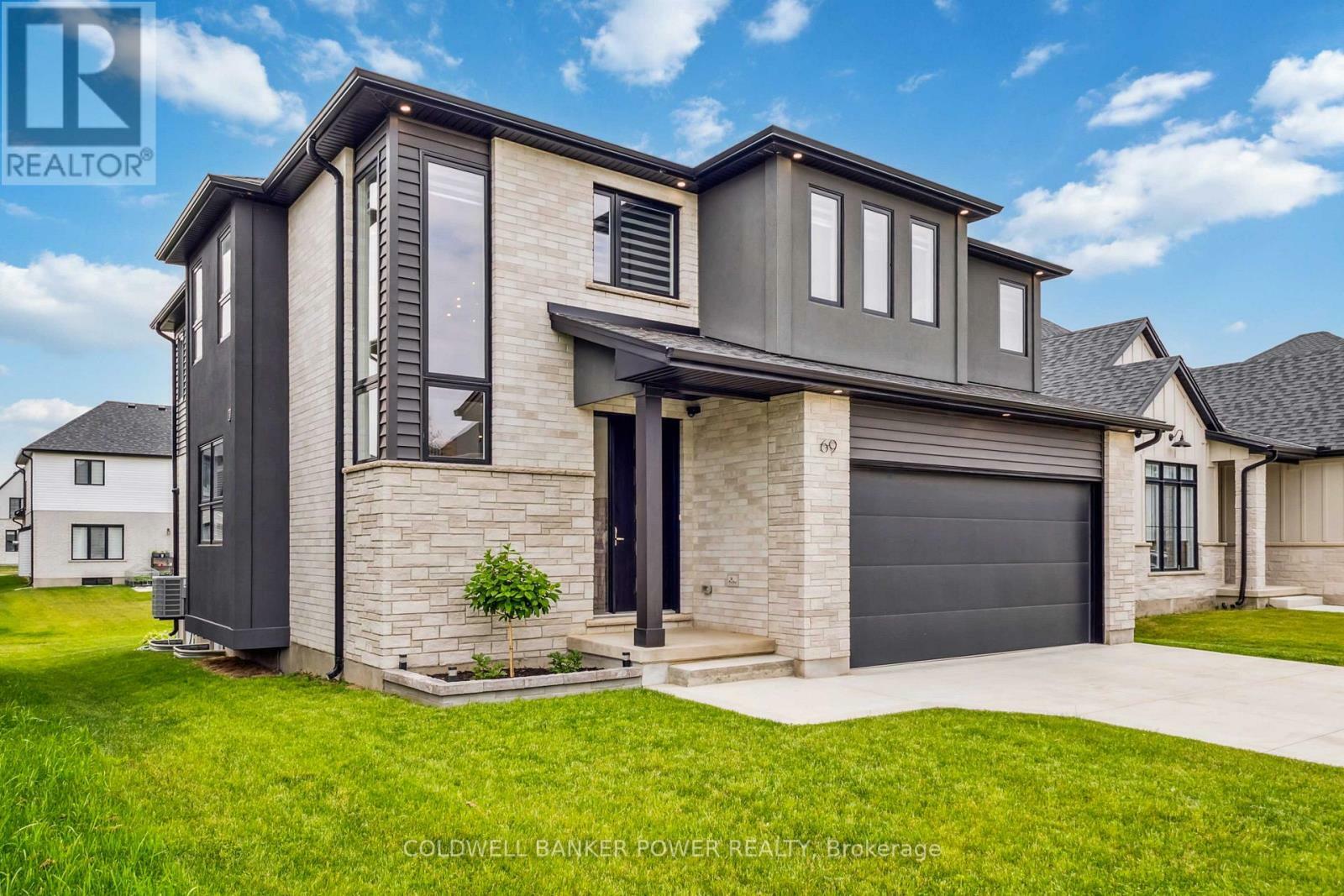 Property Photo:  69 Royal Crescent  ON N5P 3T2 