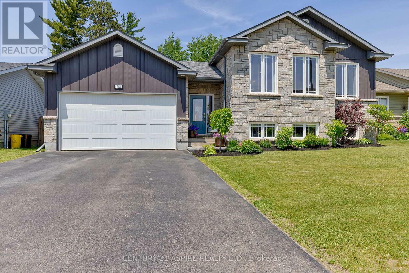543 Gardner Crescent  Petawawa ON K8H 0C4 photo