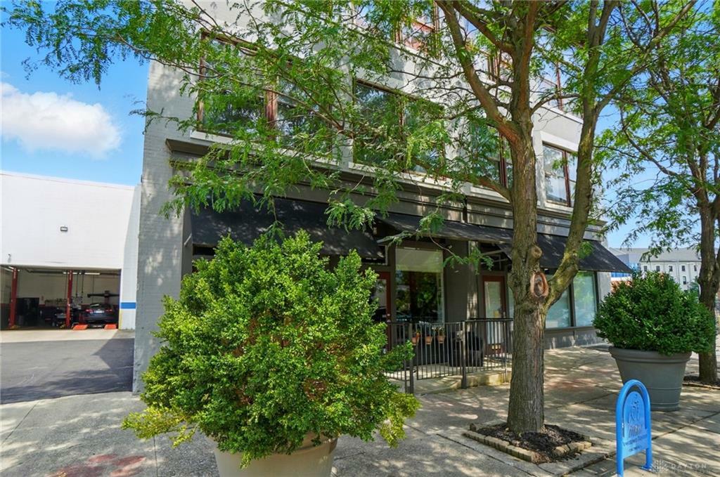 Property Photo: 18 S Saint Clair Street 203 OH 45402