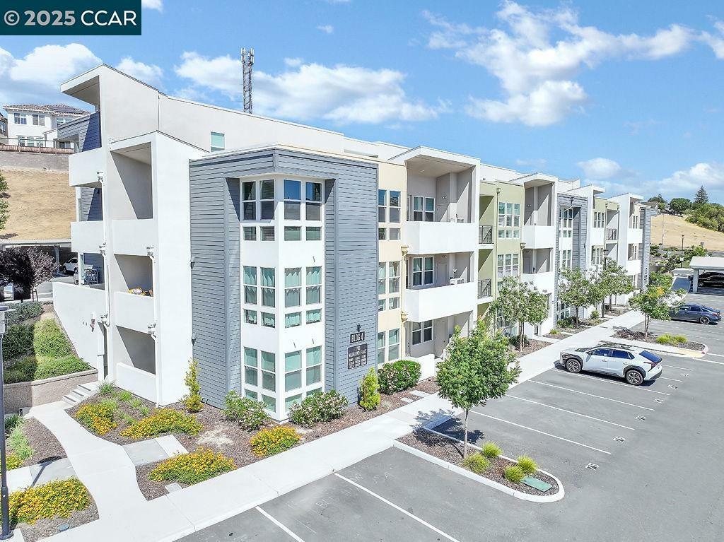 Property Photo: 2700 Wildflower Station Place 87 CA 94531
