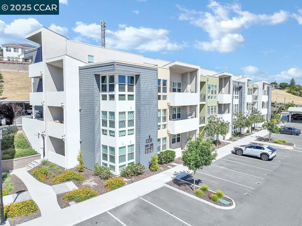 Property Photo: 2700 Wildflower Station Place 87 CA 94531