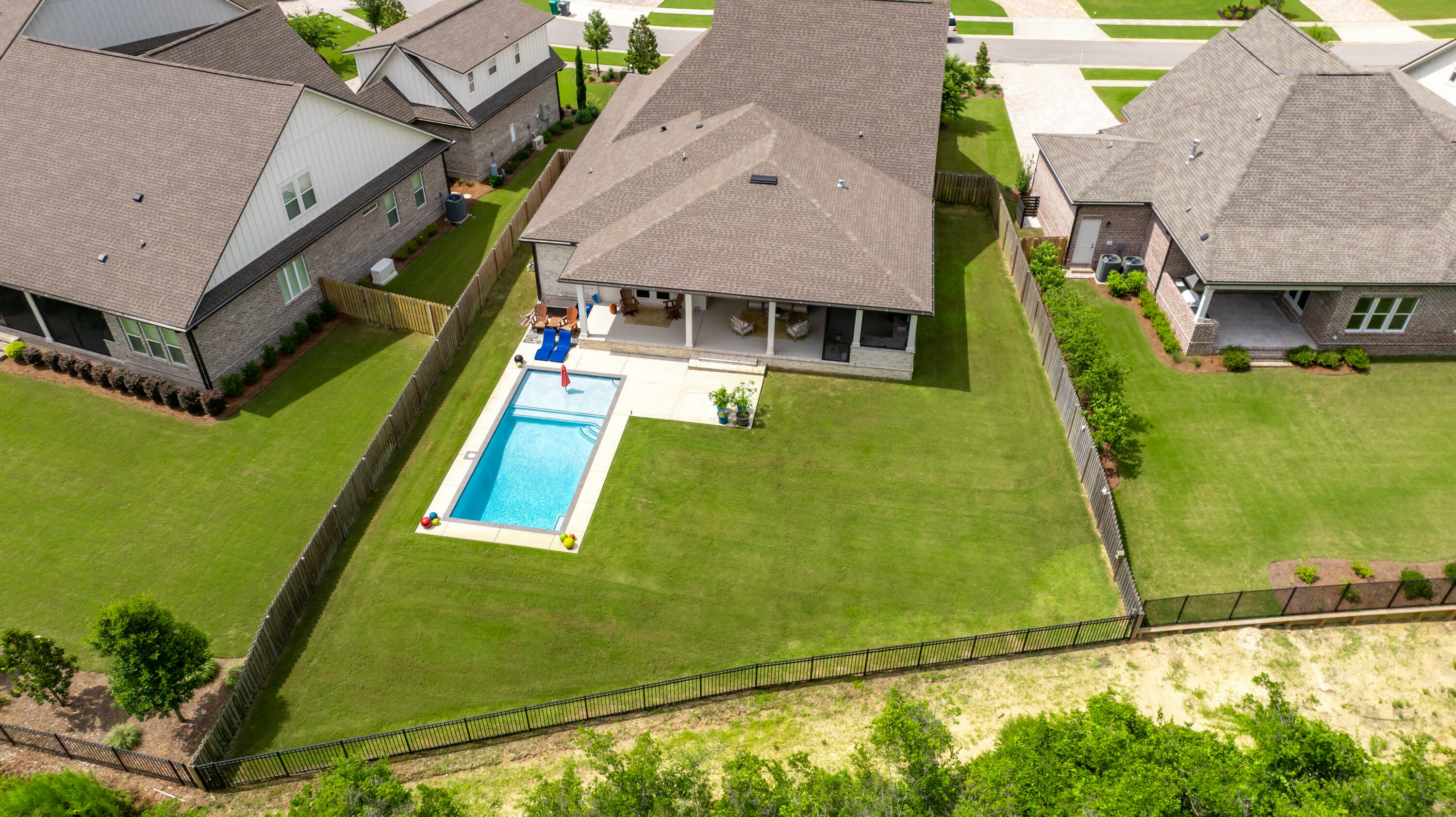 Property Photo: 112 Revana Way FL 32439