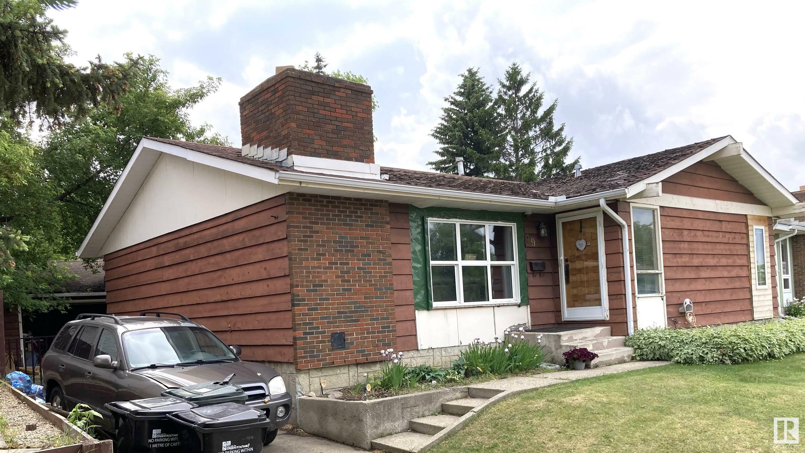 Property Photo: 49 Galloway Drive AB T8A 2M1